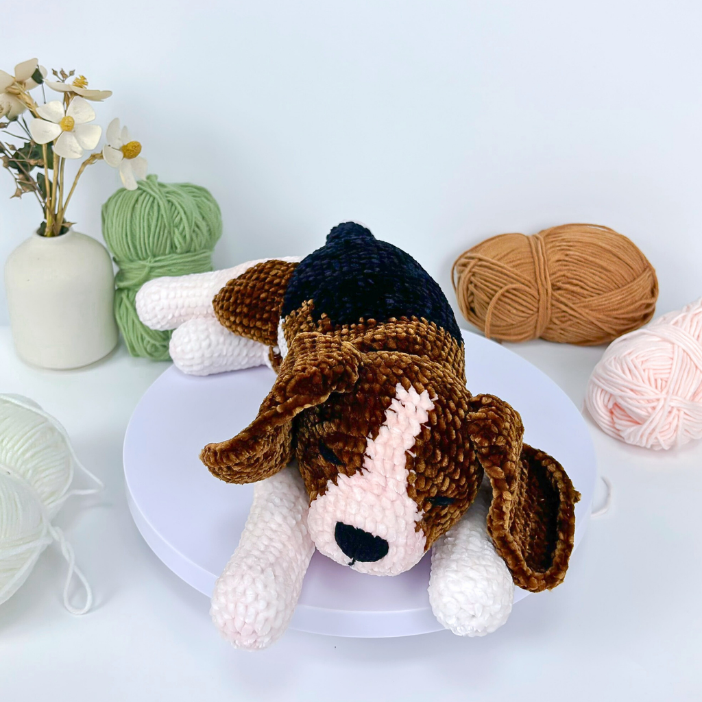 Beagle Dog Plush Amigurumi Crochet Pattern (PDF)