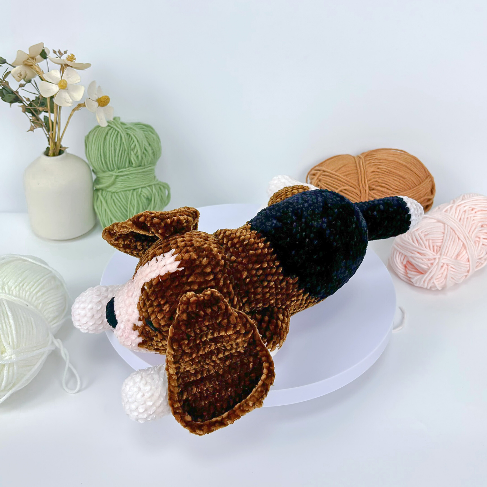 Beagle Dog Plush Amigurumi Crochet Pattern (PDF)