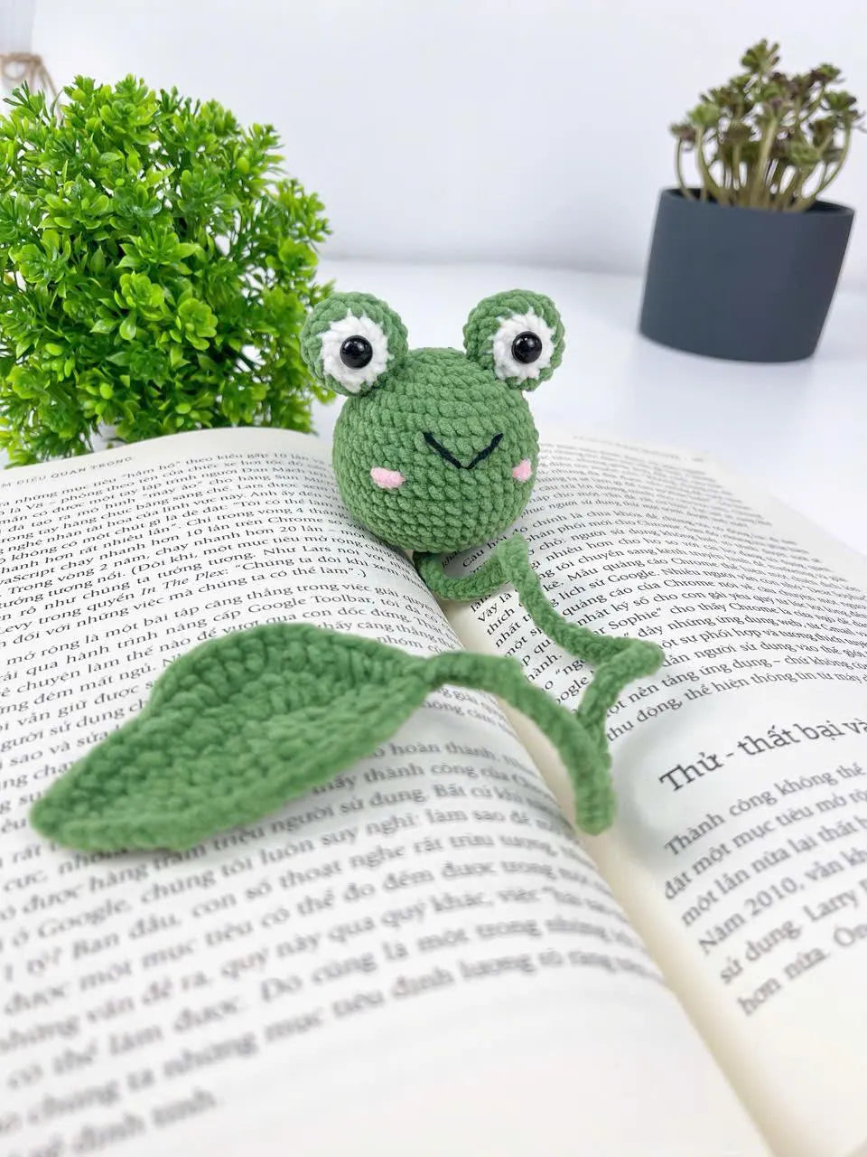 Crochet Bookmark Patterns – Bee, Frog, Strawberry (PDF)