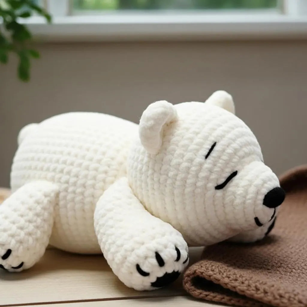 Beginner Crochet Polar Bear Amigurumi Pattern, Easy Plush (PDF 5 Languages)