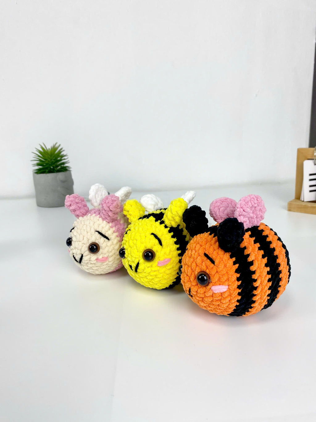 Bee Crochet Pattern PDF: Amigurumi Bumble Bee Plush Toy (Digital Download)